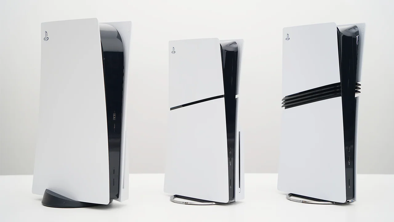 Foto oficial da fam?lia PlayStation 5 com o PS5 Pro, gera??o que pode ser prolongada pela alta no pre?o das mem?rias.